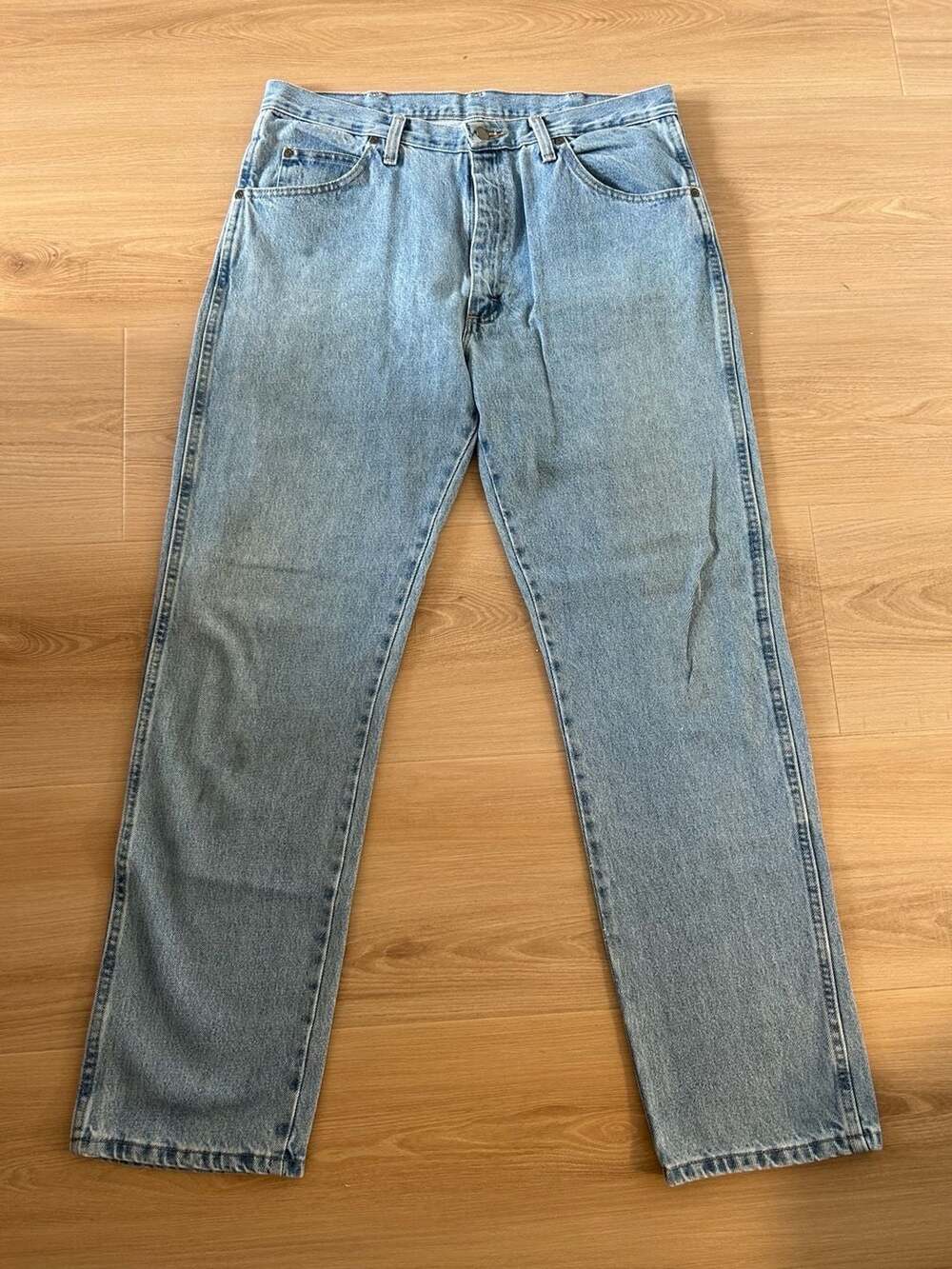 Wrangler Rugged Wear Jeans Light Wash Denim